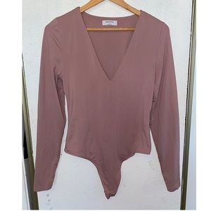 Aritzia Babaton Contour V-Neck Longsleeve Bodysuit Large
